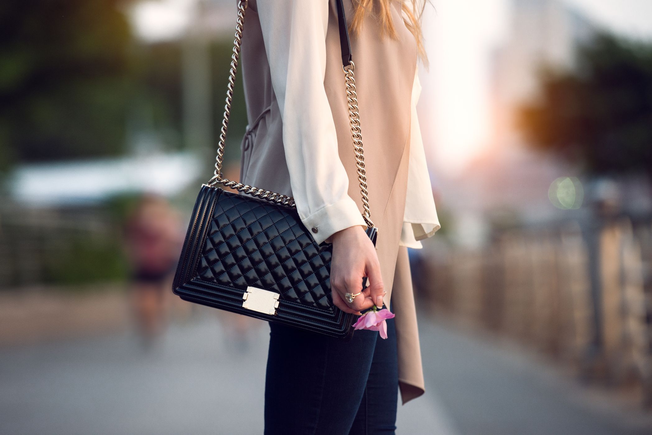 6 Foolproof Ways to Choose Your Dream Luxury Handbag