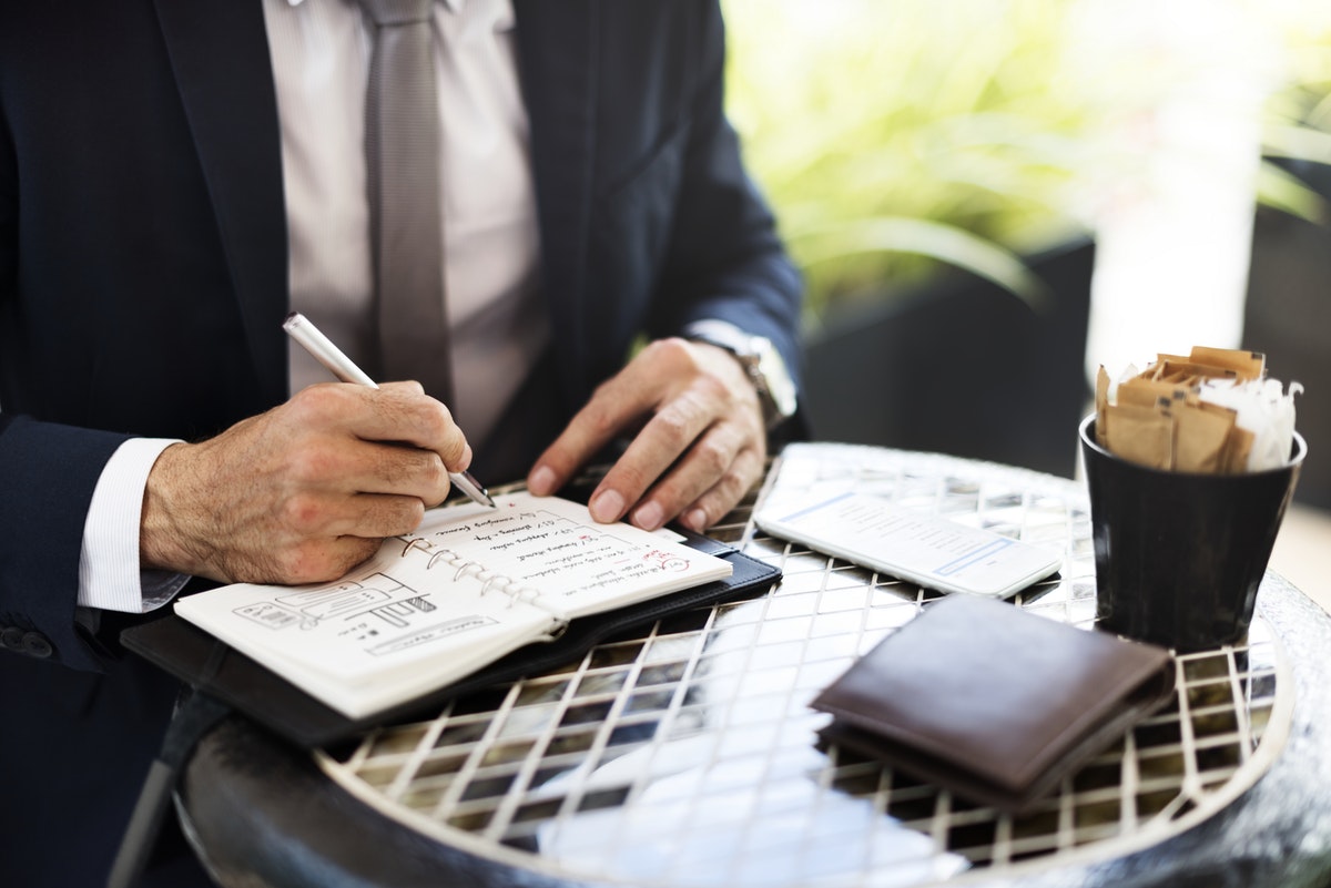 10 Affordable and Stylish Wallet Brands for Men