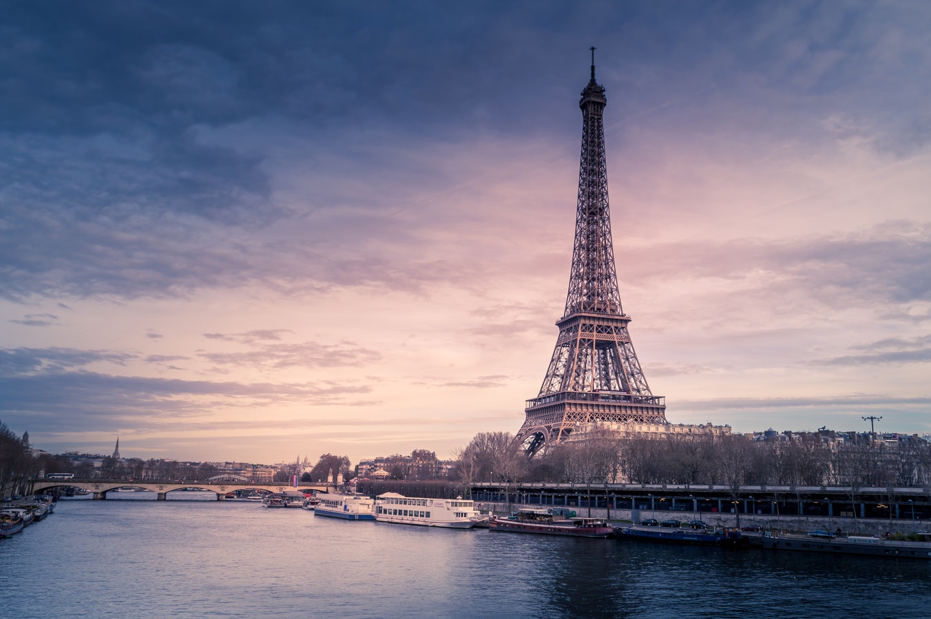Vacationing in Paris? How To Decide Where to Stay